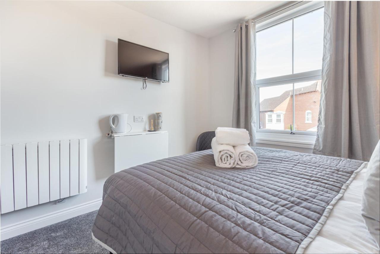 Host & Stay - The Bull Inn, 3 Double Rooms Fernhill Heath Esterno foto