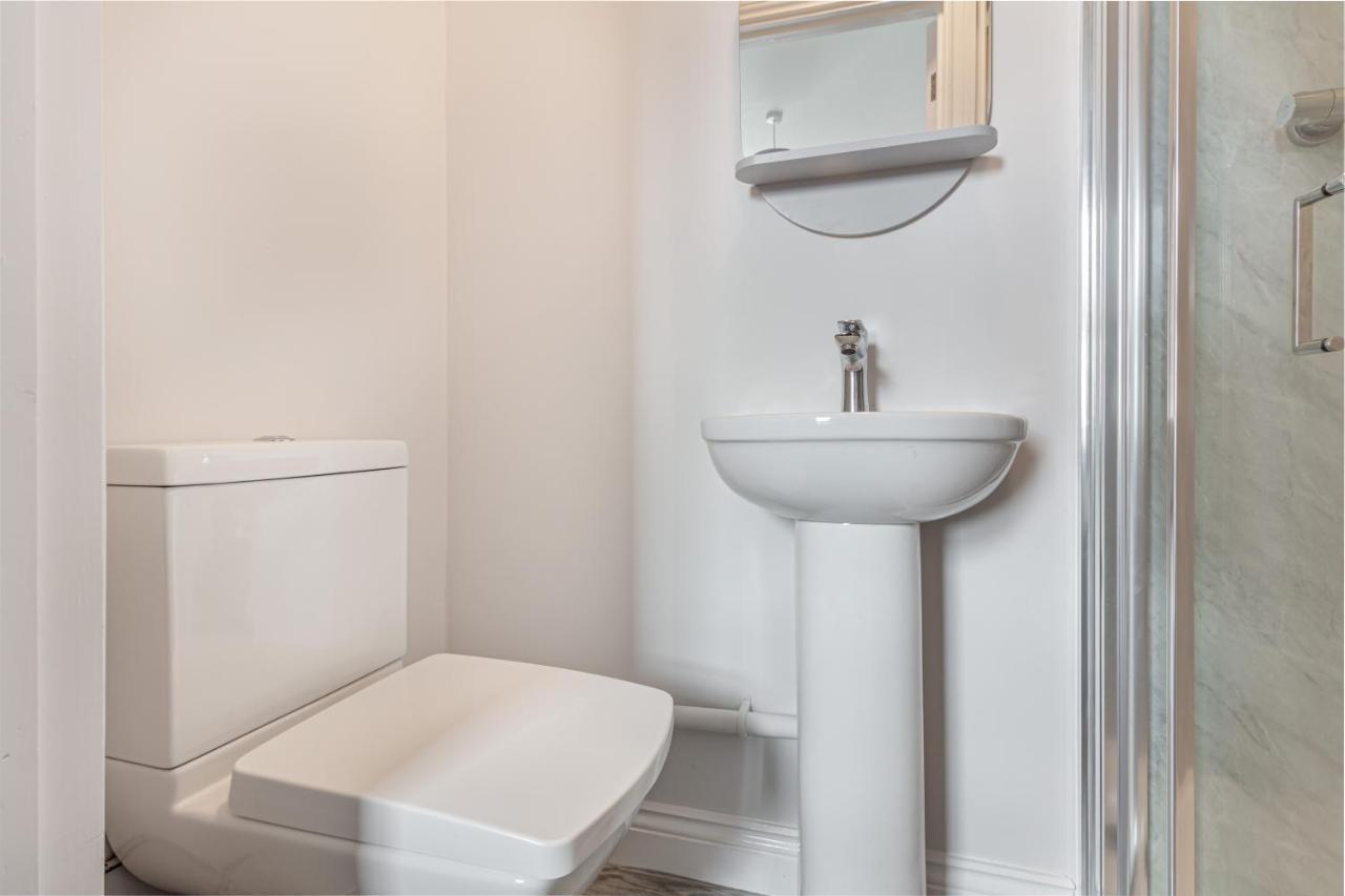 Host & Stay - The Bull Inn, 3 Double Rooms Fernhill Heath Esterno foto